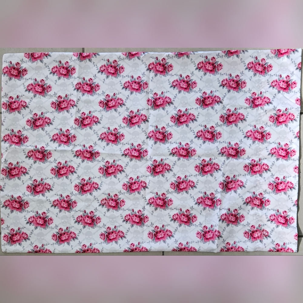 Betsey Johnson Floral Toile Pink Floral Gray Skulls Pillowcase Set - NWOT